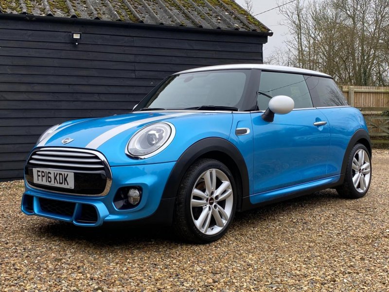 MINI HATCH