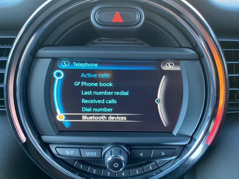 MINI HATCH