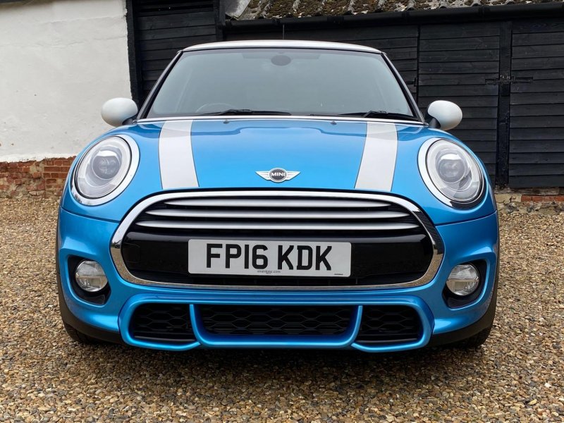 MINI HATCH
