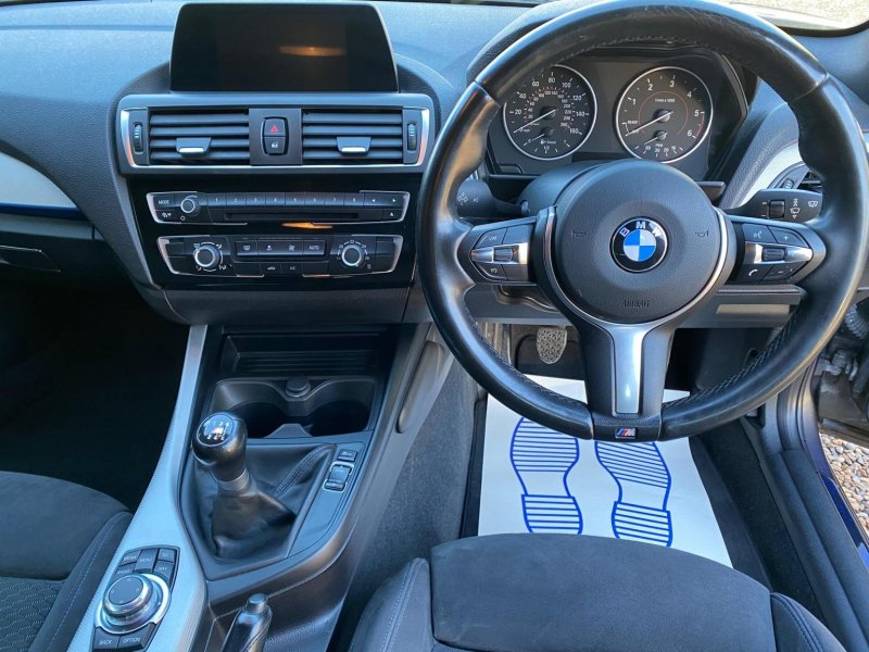 BMW 1 SERIES