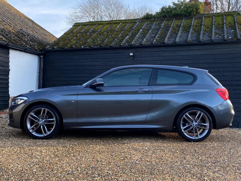 BMW 1 SERIES