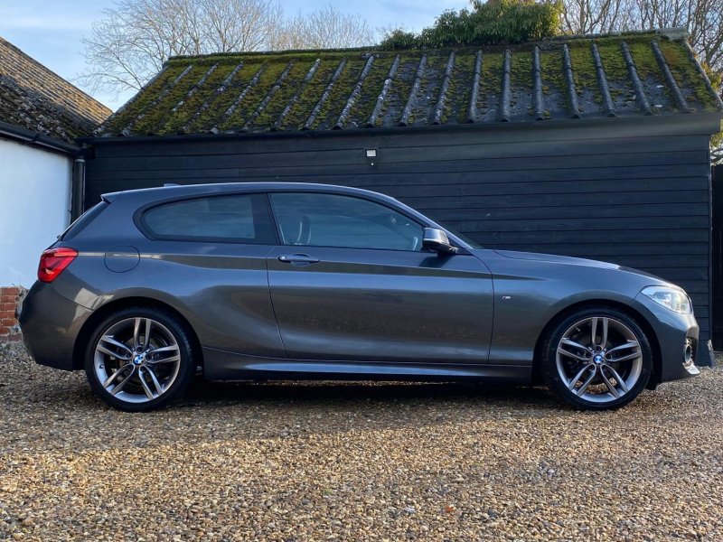 BMW 1 SERIES