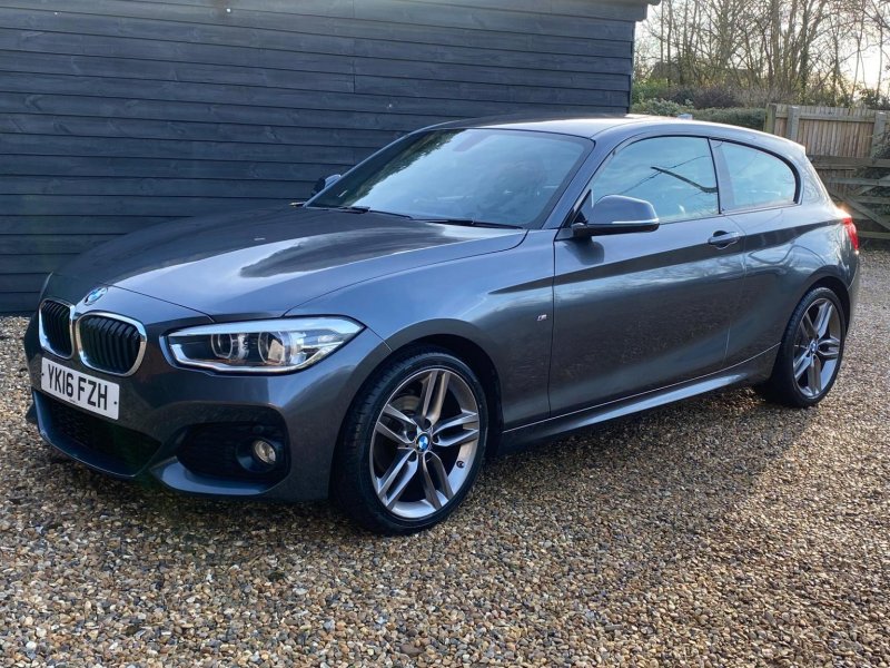 BMW 1 SERIES