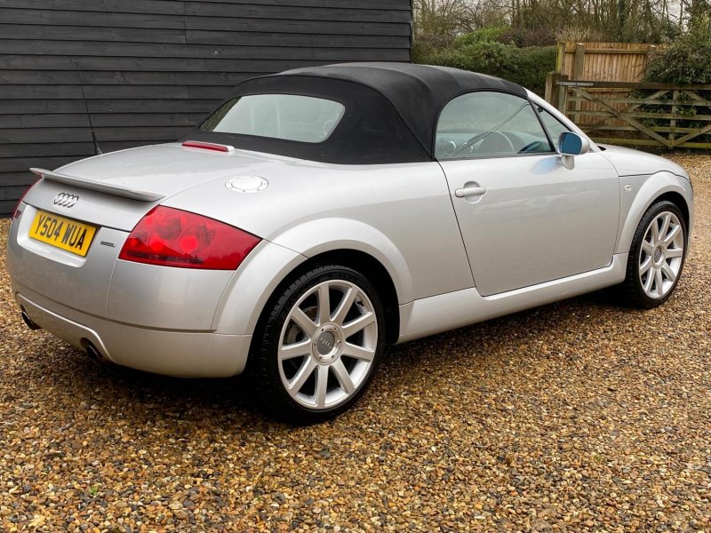 AUDI TT