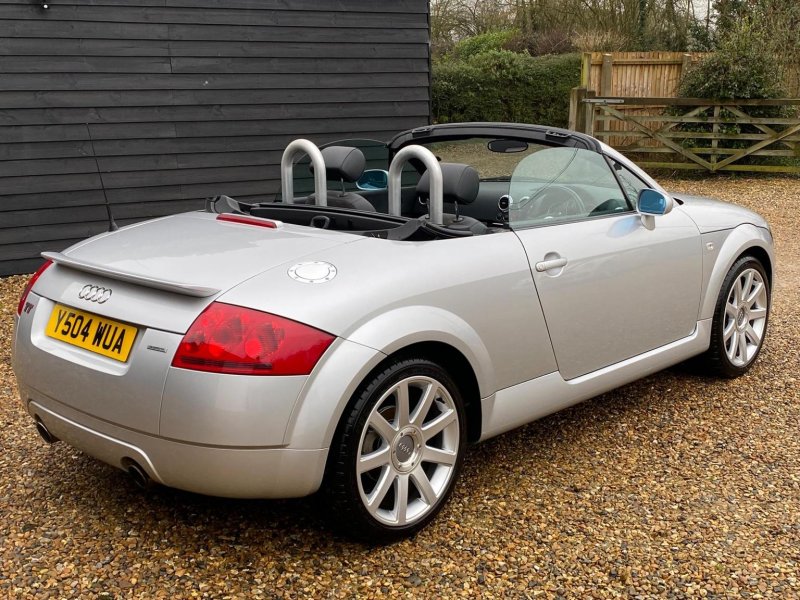 AUDI TT