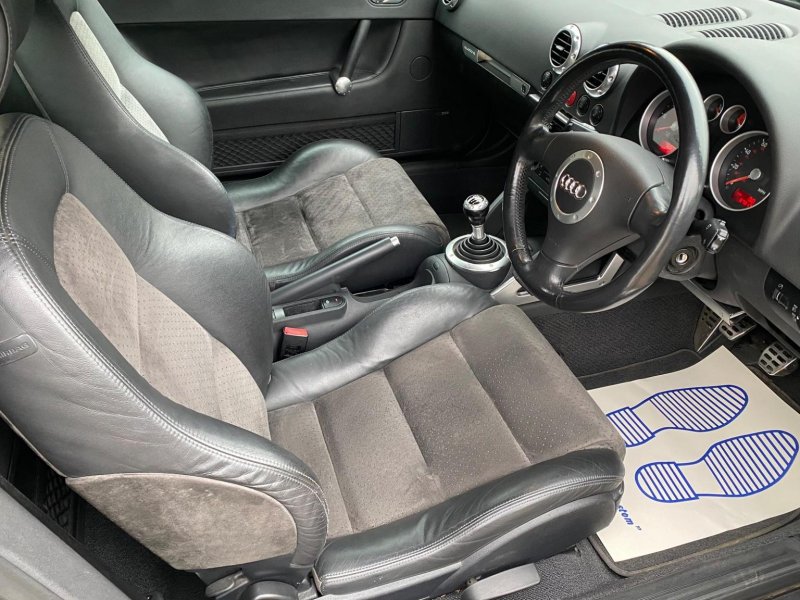 AUDI TT
