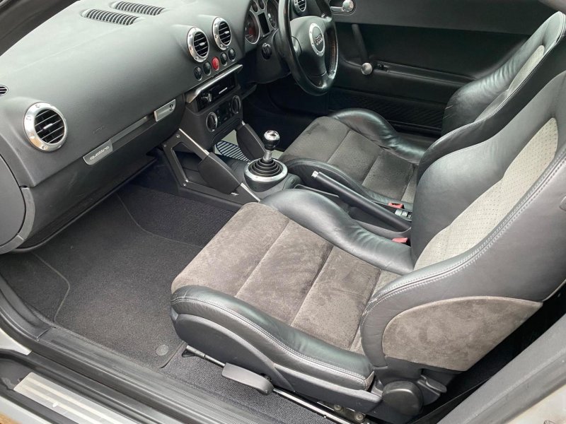 AUDI TT