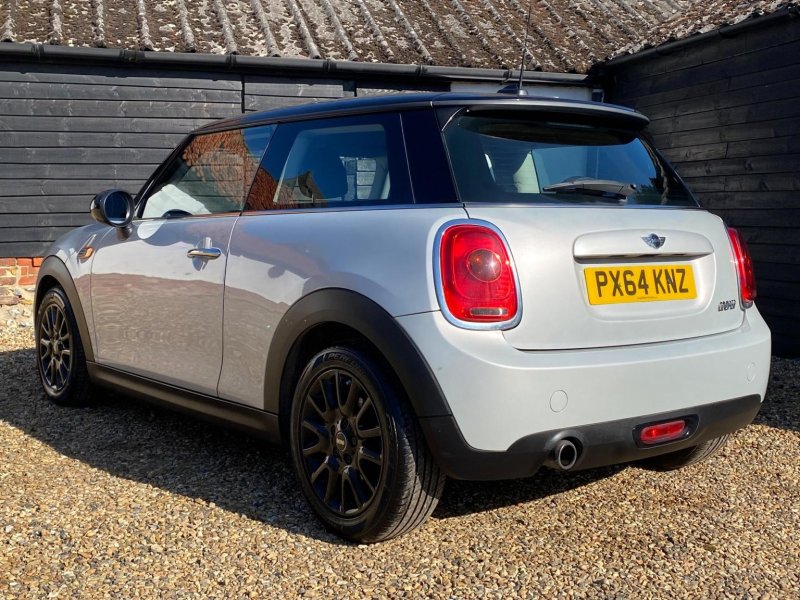 MINI HATCH