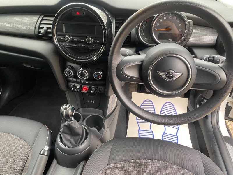 MINI HATCH