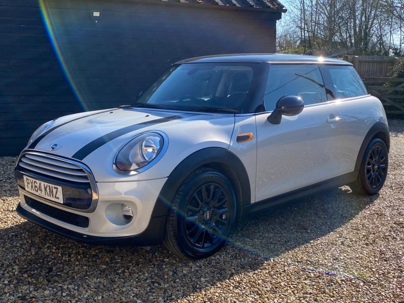 MINI HATCH