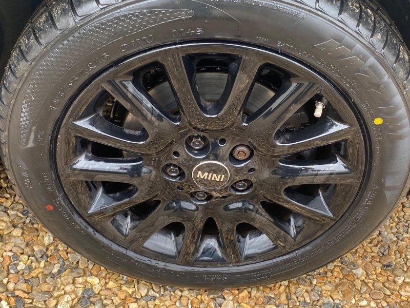 MINI HATCH