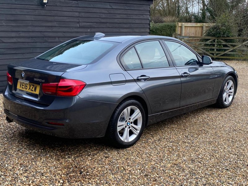 BMW 3 SERIES