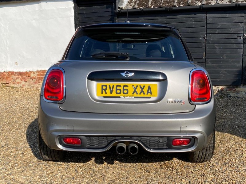 MINI HATCH