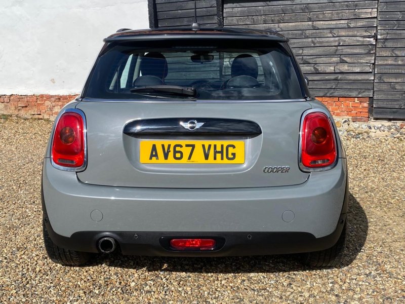 MINI HATCH