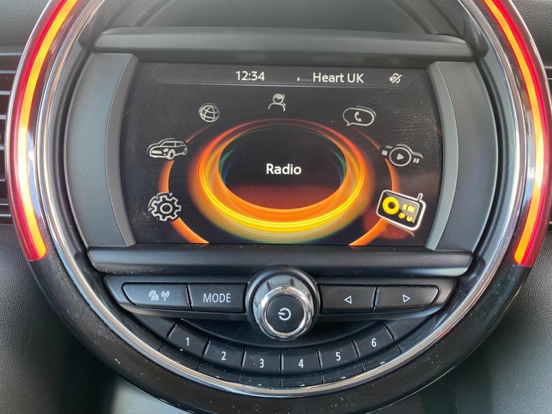 MINI HATCH