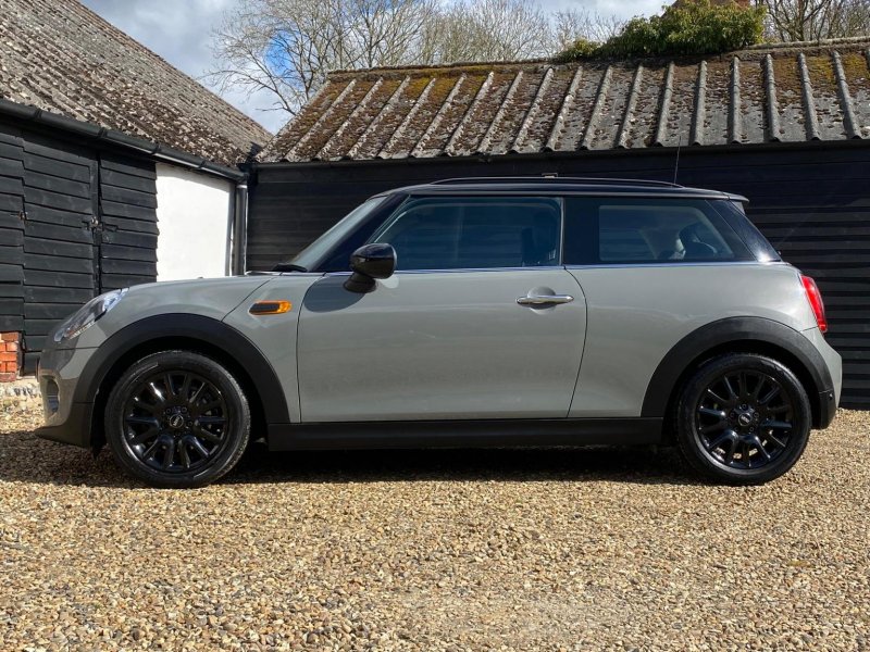 MINI HATCH