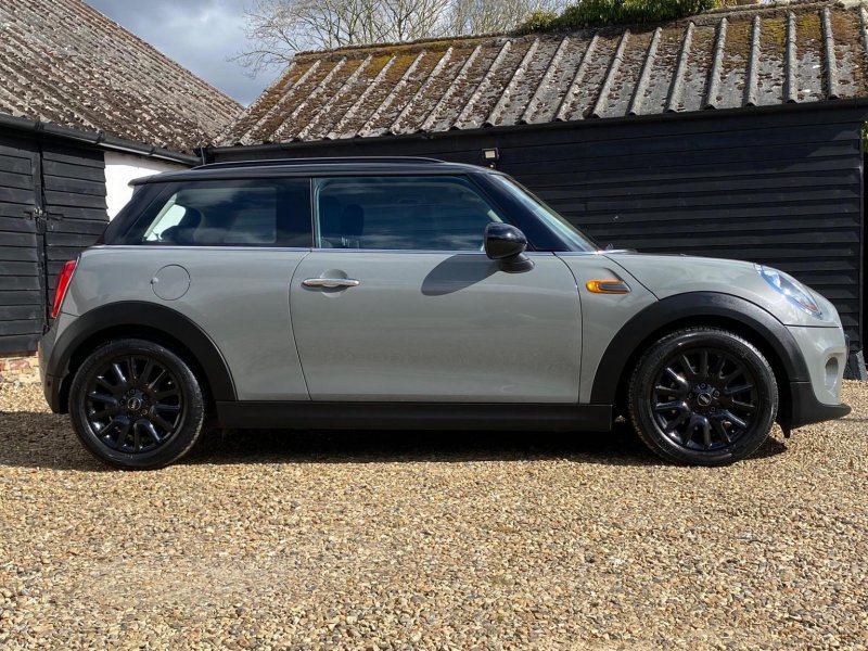 MINI HATCH