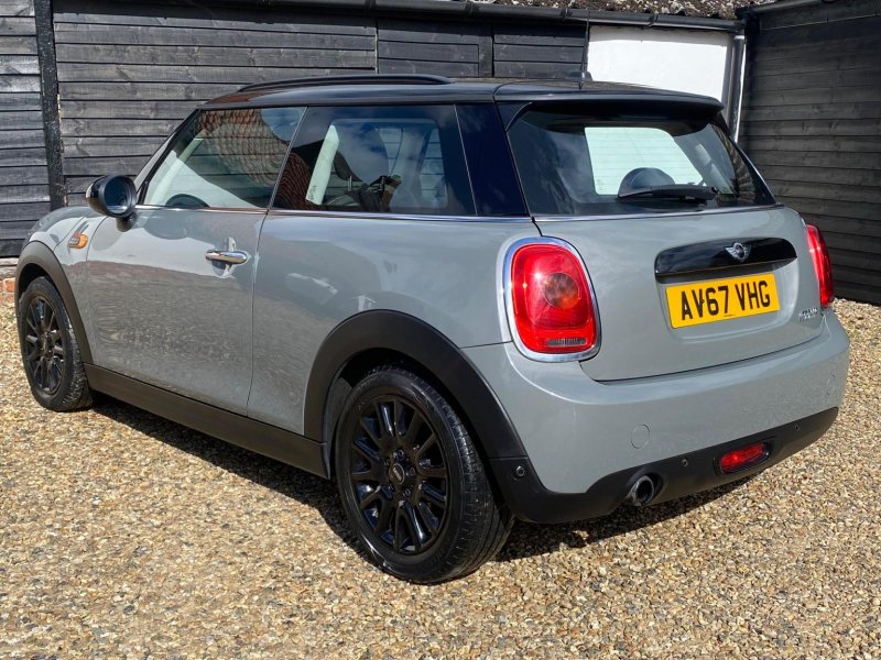 MINI HATCH