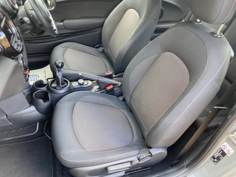 MINI HATCH
